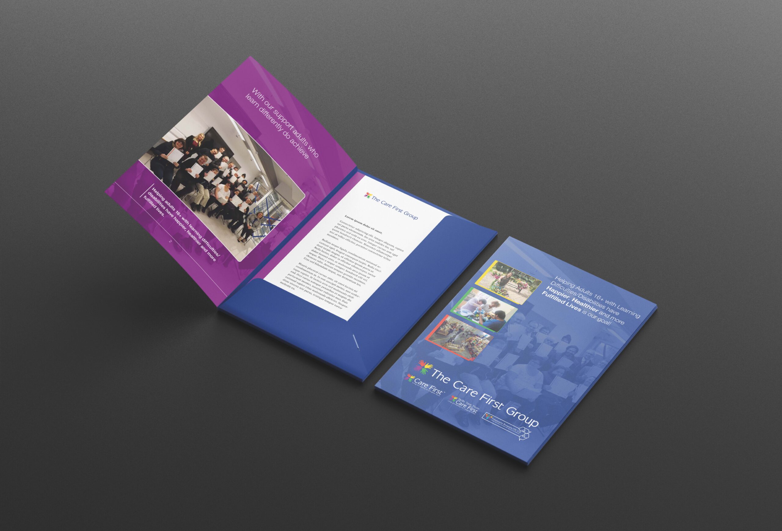 Interlocking presentation folder with pocket and business card slot for organised documents